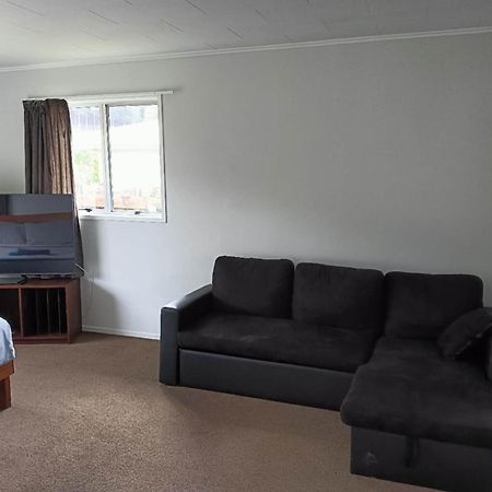 Three-Bedroom House A At 23 Mallard Drive, Selwyn Heights Rotorua Exterior photo