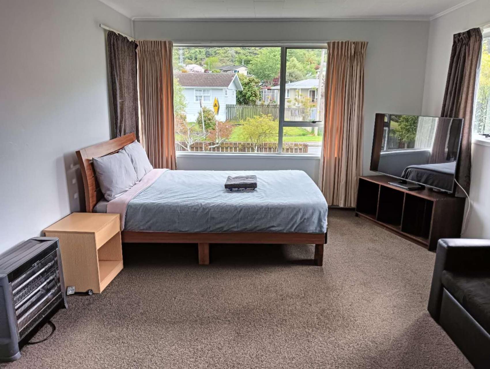 Three-Bedroom House A At 23 Mallard Drive, Selwyn Heights Rotorua Exterior photo