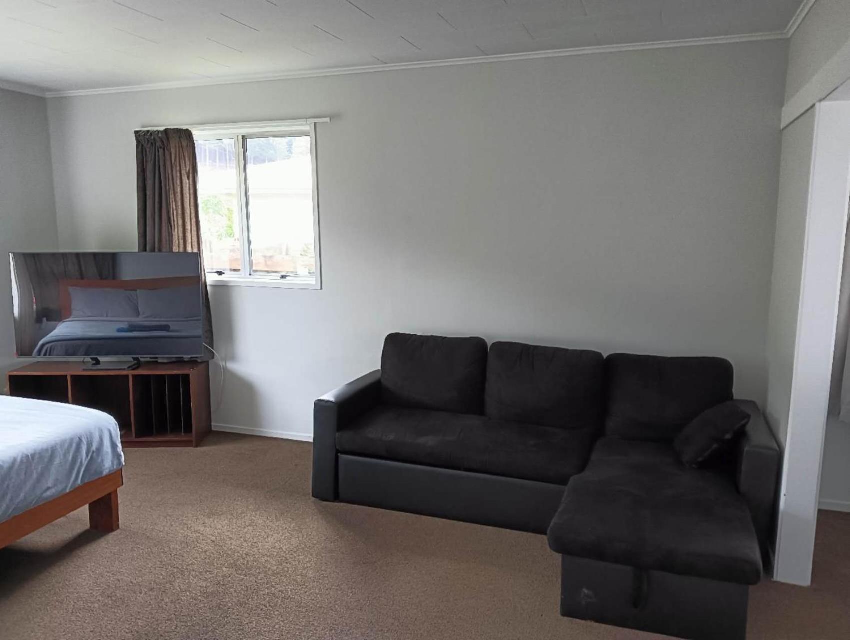 Three-Bedroom House A At 23 Mallard Drive, Selwyn Heights Rotorua Exterior photo